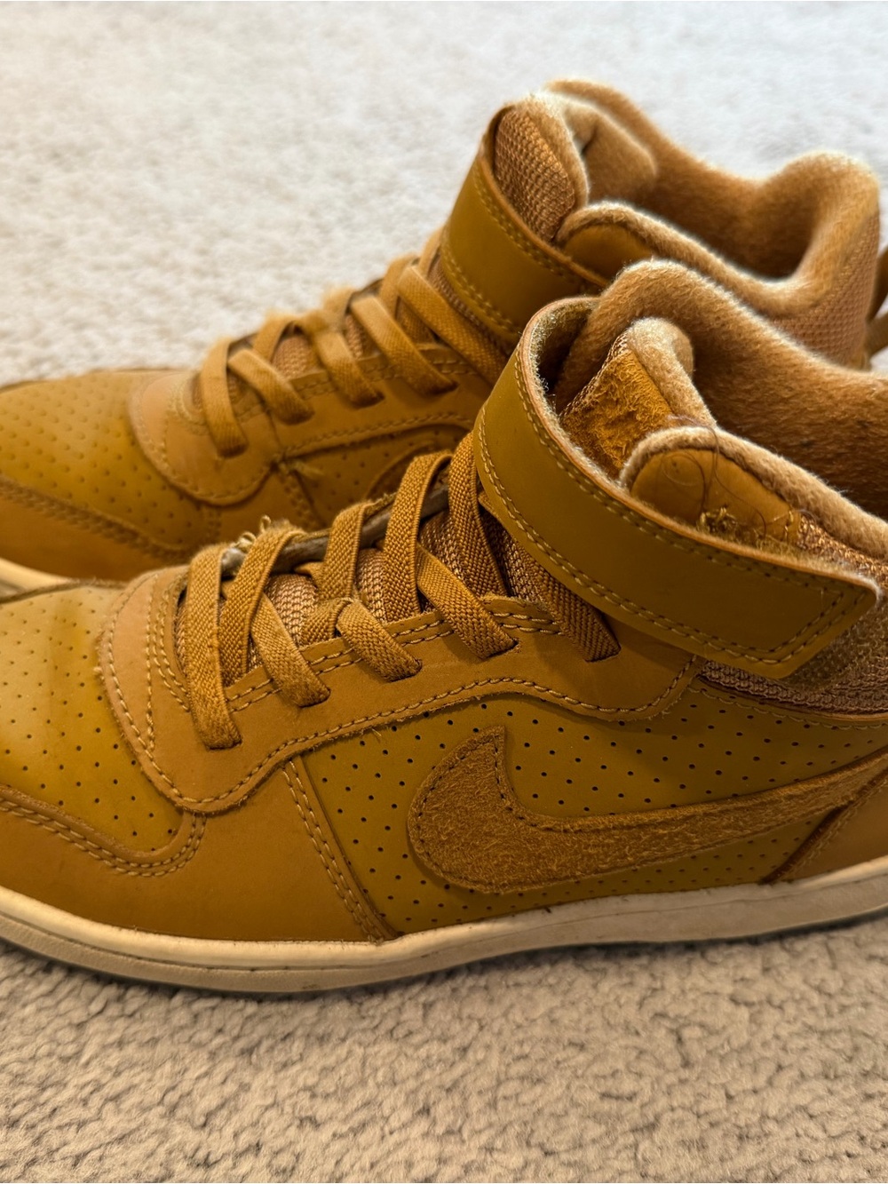 Nike Kids High-Top Sneakers in Wheat/Tan